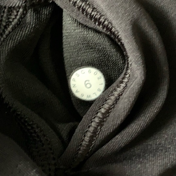 Lululemon Wunder Under Crop - Picture 4 of 5